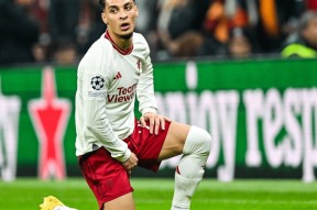 爱游戏官方网站-浙江队迎社区盾关键赛，加时末段造点机会，更衣室稳定，训练强度明显提升