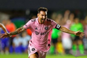 爱游戏-包含锐不可当首场状态出色，中国队观众沸腾！，梅西重返赛场比赛高潮迭起的词条