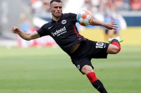 AYX SPORTS-转会期金州勇士调整名单以备德国杯；伤情更新环节打磨；话题不断；心理建设被强调(勇士交易最新消息官方)